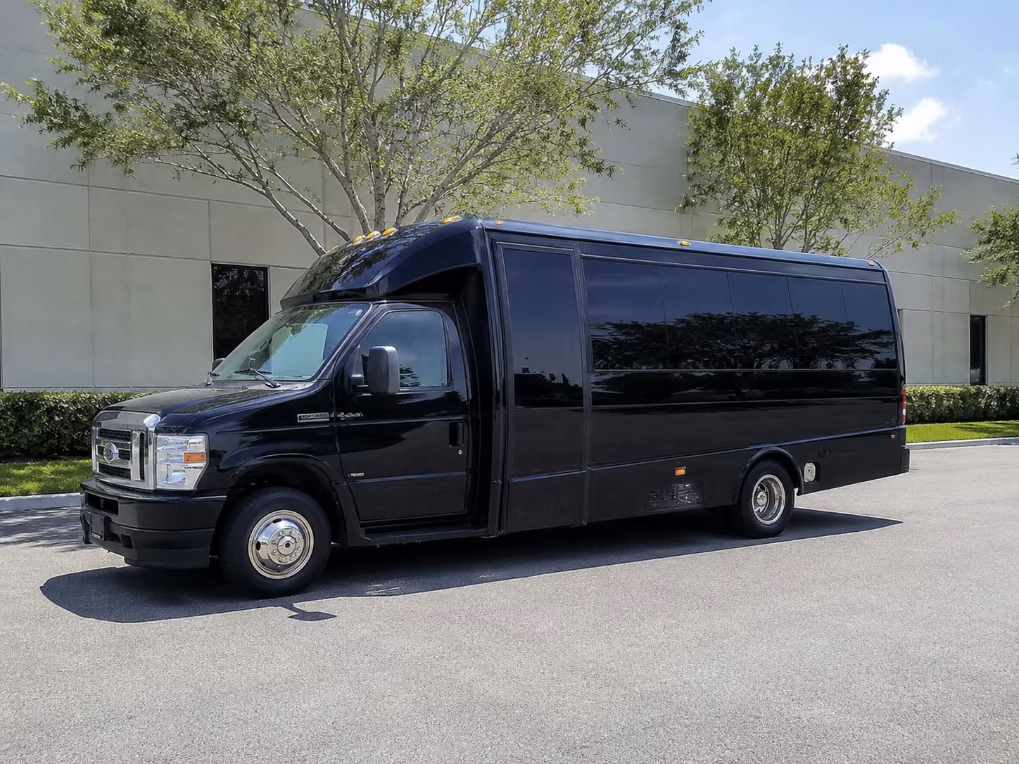 bus rentals for bands and performers touring through southern california