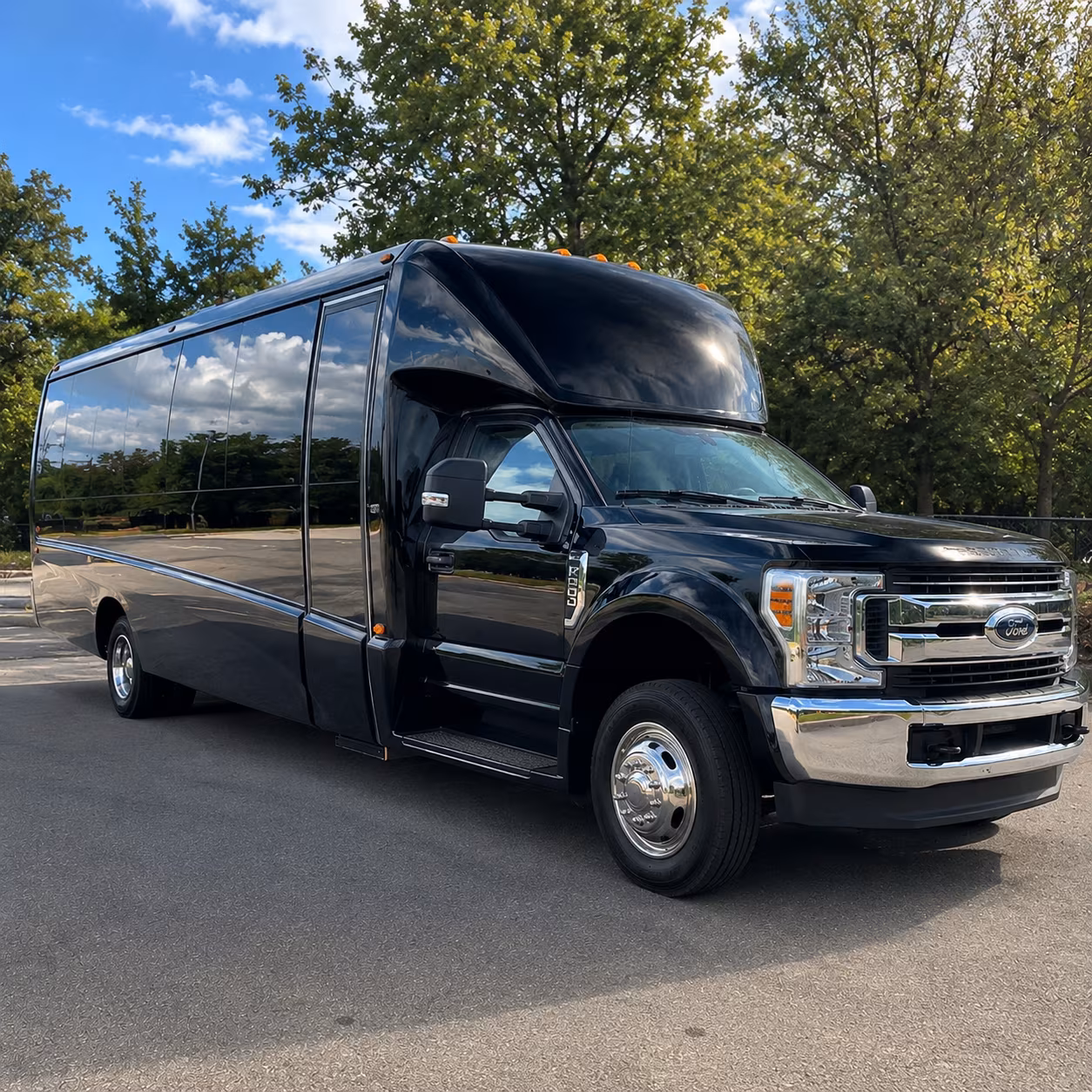 charter buses for large torrance prom groups heading to los angeles