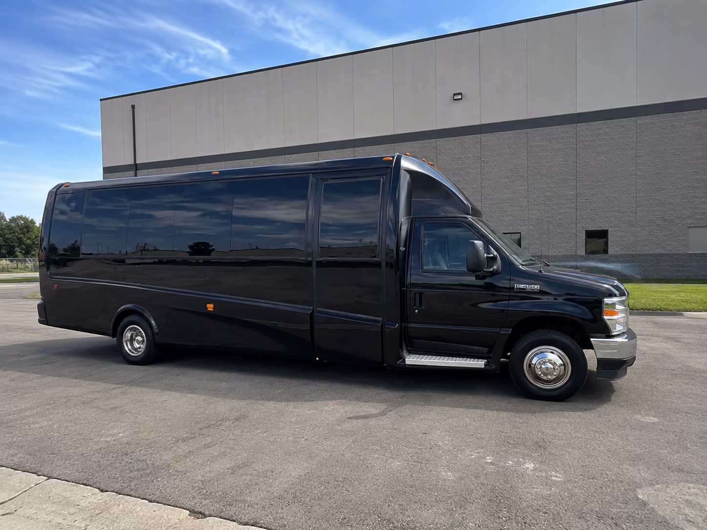 charter buses to the kia forum and inglewood concert venues