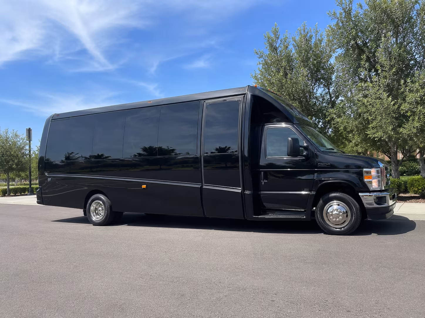 shuttle buses to sofi stadium events and dignity health sports park