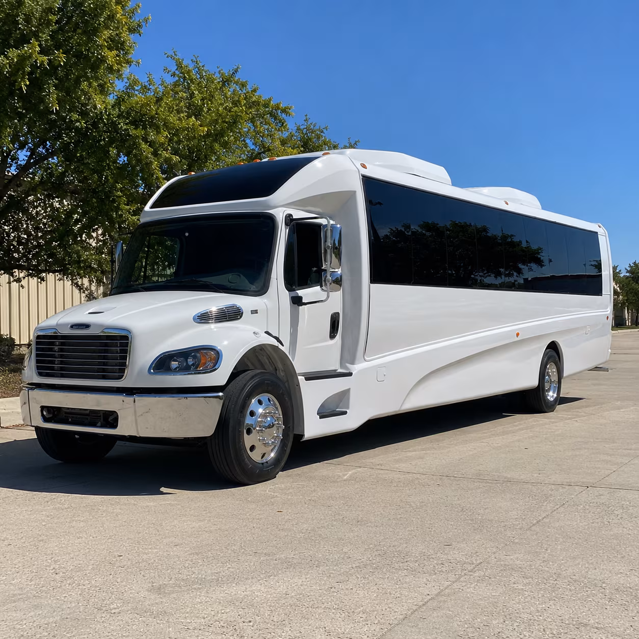 torrance 18 passenger minibus